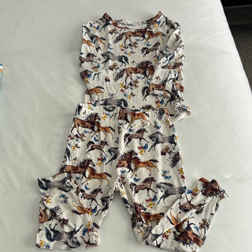 Posh Peanut Horse 🐎 Pajamas - size 12-18M